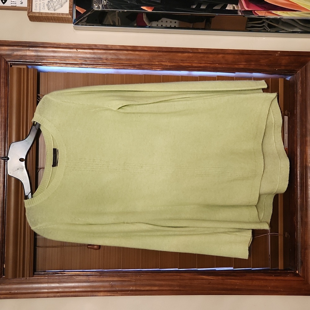 100% Cashmere sweater by Saffron